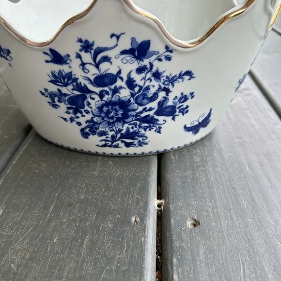 Ethan Allen Vintage Decor bowl! Gold trim! Excellent condition! - Picture 8 of 9